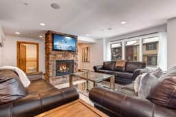 Epic 10 Bedroom Luxury Mountain Home in Old Town - Image 2